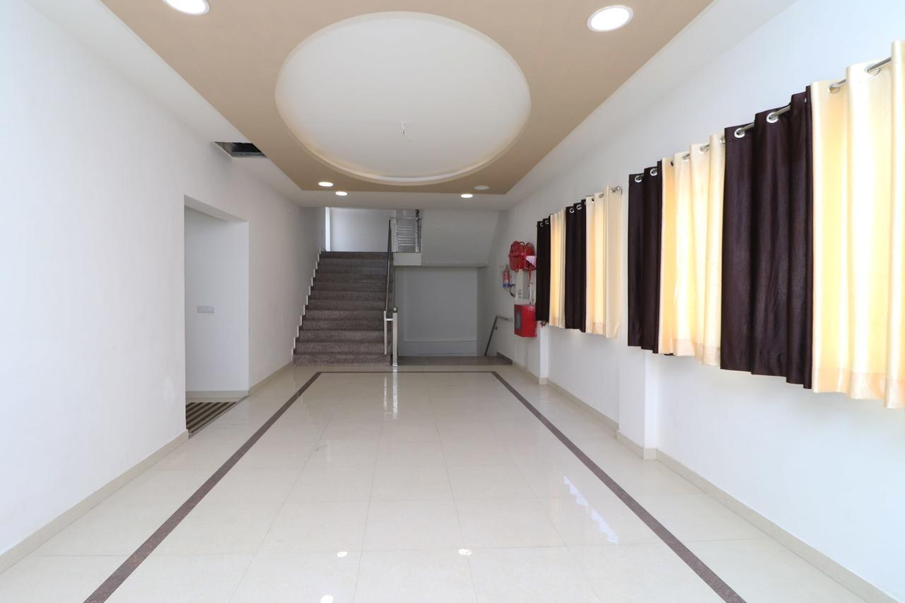 Oyo 13406 Hotel Golden Leaf Bareilly Exterior photo